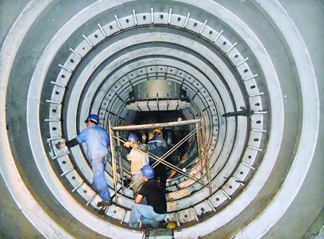 2019-10-30 宜萬線電力貫通-架空線路改電纜線路工程---10kV小電阻接地裝置三套發(fā)貨<div   id=